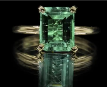 Top 5 Reasons Why People Love Green Emeralds