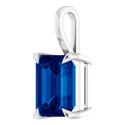 Emerald Center 4 Claw Prongs Pendant and Necklace