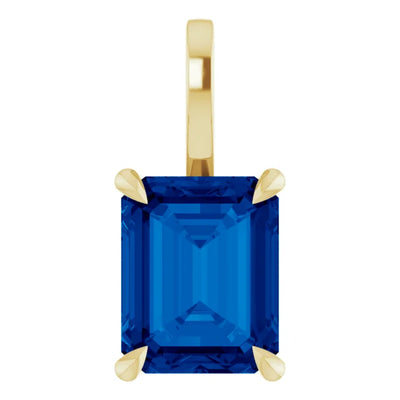 Emerald Center 4 Claw Prongs Pendant and Necklace