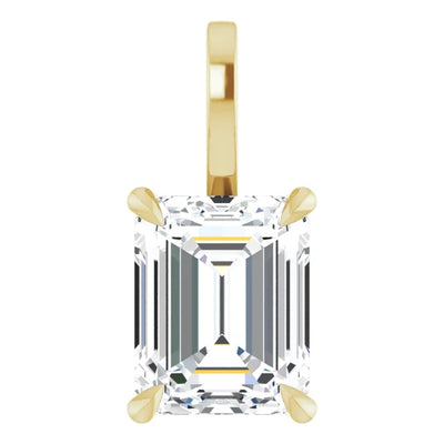 Emerald Center 4 Claw Prongs Pendant and Necklace