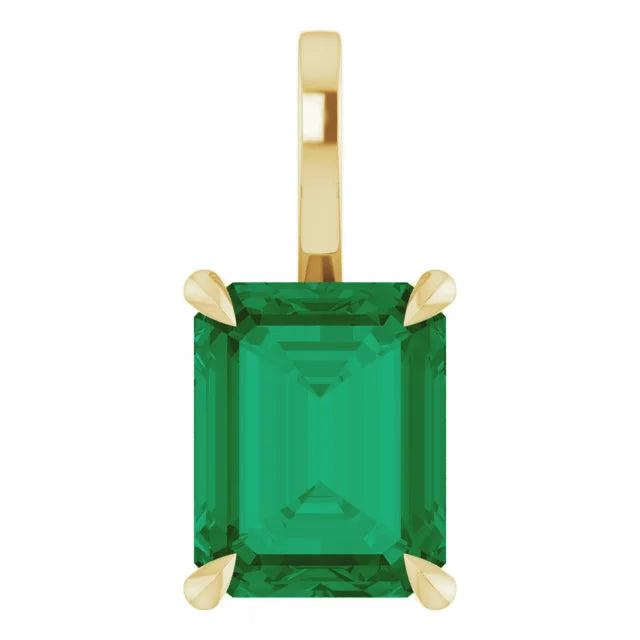 Emerald Center 4 Claw Prongs Pendant and Necklace