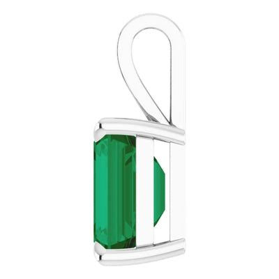 Emerald Center 4 Claw Prongs Pendant and Necklace